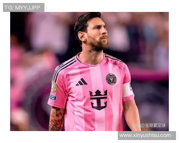 穿粉色球鞋的足球球星是谁 解析他背后的独特风格与足球成就