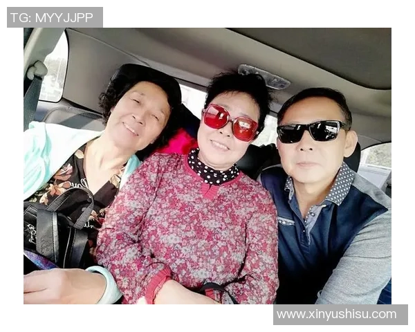 足球球星与家人共度温馨一天的亲情时光与生活点滴